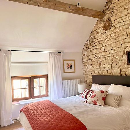Bed and Breakfast La Cour Des Delices Gigny  Exteriér fotografie