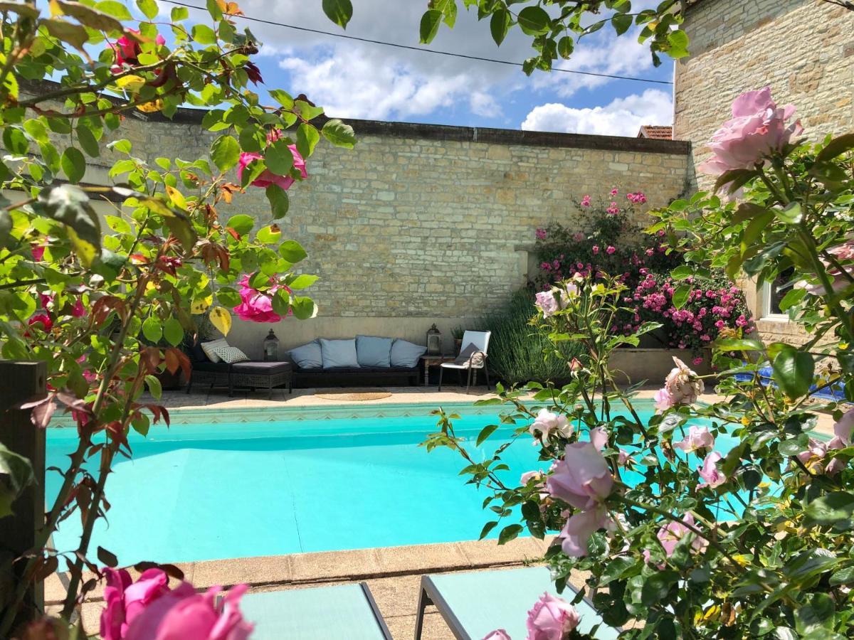 Bed and Breakfast La Cour Des Delices Gigny  Exteriér fotografie