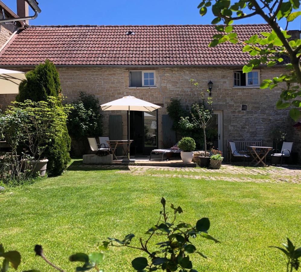 Bed and Breakfast La Cour Des Delices Gigny  Exteriér fotografie