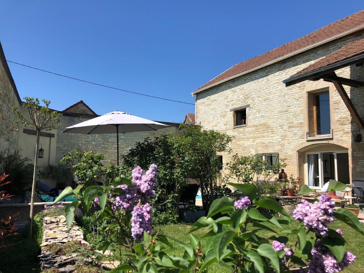 Bed and Breakfast La Cour Des Delices Gigny  Exteriér fotografie