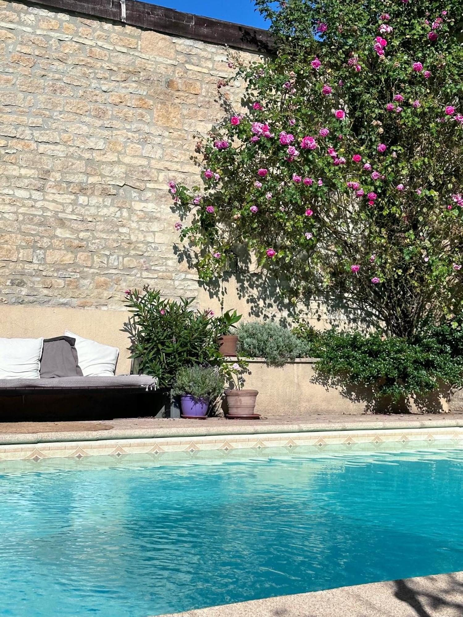 Bed and Breakfast La Cour Des Delices Gigny  Exteriér fotografie