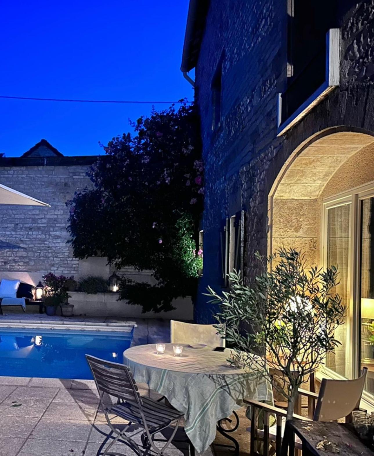 Bed and Breakfast La Cour Des Delices Gigny  Exteriér fotografie